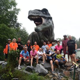 Zväčšiť fotografiu - Lásku k oblohe už roky spájajú s láskou k športu a prírode - Dinopark VyĹˇkov 2016