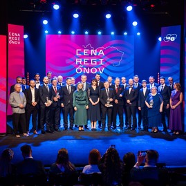 Zväčšiť fotografiu - Laureátom ceny regiónov je aj trenčiansky urológ