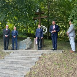 Zväčšiť fotografiu - Lipa bratstva na československých hraniciach oslávila storočnicu - IMG-20220715-WA0011