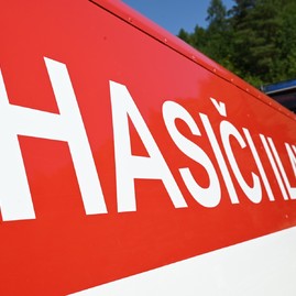 Zväčšiť fotografiu - Malí hasiči, dožinky aj dychovka