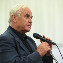 Malý formát vlády sr po prvýkrát zasadol v trenčianskom kraji, slávnostne poklepaný bol aj základný kameň hokejovej akadémie - 20191011_TSK_Pellegrini_020w