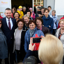 Malý formát vlády sr po prvýkrát zasadol v trenčianskom kraji, slávnostne poklepaný bol aj základný kameň hokejovej akadémie - 20191011_TSK_Pellegrini_034w