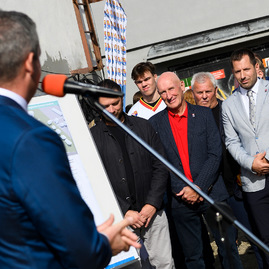 Malý formát vlády sr po prvýkrát zasadol v trenčianskom kraji, slávnostne poklepaný bol aj základný kameň hokejovej akadémie - 20191011_TSK_Pellegrini_064w