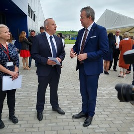Zväčšiť fotografiu - Medline otvoril v partizánskom nový závod - 20220524_102908