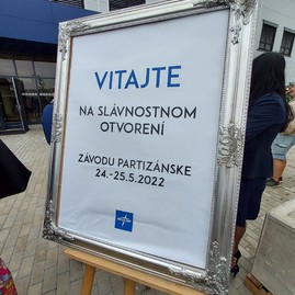 Zväčšiť fotografiu - Medline otvoril v partizánskom nový závod - 20220524_103256