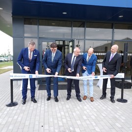 Zväčšiť fotografiu - Medline otvoril v partizánskom nový závod - 20220524_110932