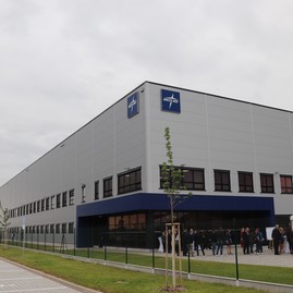Zväčšiť fotografiu - Medline otvoril v partizánskom nový závod - IMG_8622