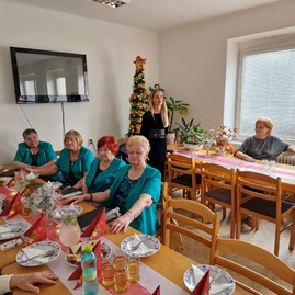 Zväčšiť fotografiu - Medzinárodný deň zdravotne postihnutých si pripomenuli slávnostným posedením - 20221203_130652