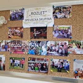 Zväčšiť fotografiu - Medzinárodný deň zdravotne postihnutých si pripomenuli slávnostným posedením - 20221203_131552