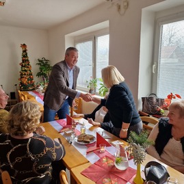 Zväčšiť fotografiu - Medzinárodný deň zdravotne postihnutých si pripomenuli slávnostným posedením - 20221203_141015