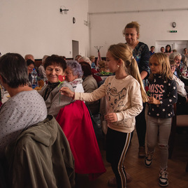 Zväčšiť fotografiu - Mesiac úcty k starším pokračuje ďalšími milými stretnutiami - TSK_BNB_mini-7