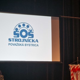 Zväčšiť fotografiu - Mesto považská bystrica ocenilo župnú školu! - 20230616_155201