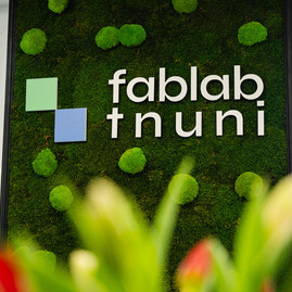 Zväčšiť fotografiu - Miesto, kde sa kreativita stáva realitou - TNuni_FabLab_otvorenie_mini (11 of 48)