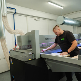 Zväčšiť fotografiu - Miesto, kde sa kreativita stáva realitou - TNuni_FabLab_otvorenie_mini (29 of 48)