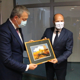 Zväčšiť fotografiu - Minister obrany slovenskej republiky výjazdovo rokoval v trenčianskom kraji - IMG_9163