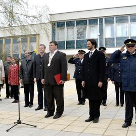 Minister vnútra sr odovzdal v trenčianskom kraji ďalšie hasičské vozidlá - turna0328