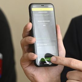 Zväčšiť fotografiu - Mobilnú aplikáciu pomáham chrániť pilotne spustili v trenčianskom kraji - Refresher.sk