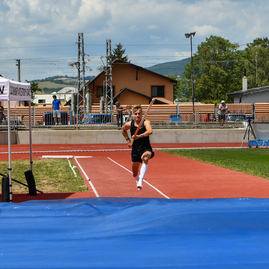Zväčšiť fotografiu - Modernú atletickú dráhu otestovali aj hviezdni športovci - Foto-2640