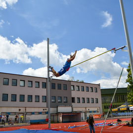 Zväčšiť fotografiu - Modernú atletickú dráhu otestovali aj hviezdni športovci - Foto-2641