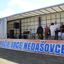 Zväčšiť fotografiu - Modernú atletickú dráhu otestovali aj hviezdni športovci - IMG_0135
