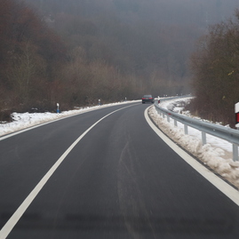 Zväčšiť fotografiu - Motoristi môžu využívať novú cestu spájajúcu miestnu časť považskej bystrice s púchovom - IMG_4645