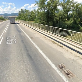 Zväčšiť fotografiu - Myslia aj na bezpečnosť chodcov a cyklistov - 1