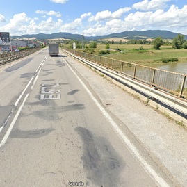Zväčšiť fotografiu - Myslia aj na bezpečnosť chodcov a cyklistov - 2