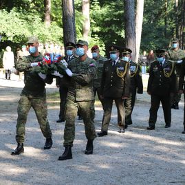 Zväčšiť fotografiu - Na brezine sa opäť spomínalo na hrdinov slovenského národného povstania - IMG_1053