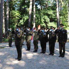 Zväčšiť fotografiu - Na brezine sa opäť spomínalo na hrdinov slovenského národného povstania - IMG_1058