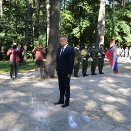 Zväčšiť fotografiu - Na brezine sa opäť spomínalo na hrdinov slovenského národného povstania - IMG_1062
