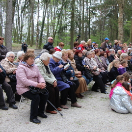 Na brezine sa spomínalo na obete oslobodenia krajského mesta spred 74 rokov - IMG_4053