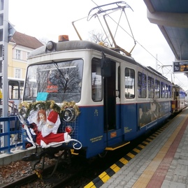 Na historickú električku si tento rok kúpilo lístok takmer 11 tisíc ľudí. bodku za tohtoročnou sezónou dá mikuláš - 9
