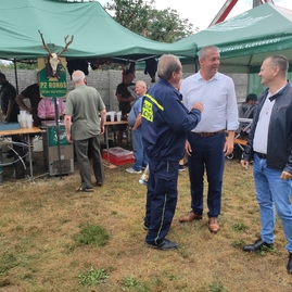 Zväčšiť fotografiu - Na hornej nitre sa ľudia bavia, oslavujú a spievajú - IMG_20220730_164918