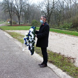 Zväčšiť fotografiu - Na hrdinov 1. svetovej vojny sa nezabúda ani počas koronakrízy - IMG_9492