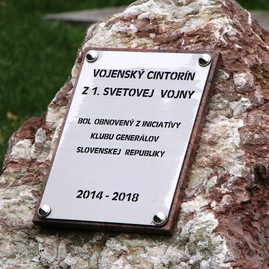 Zväčšiť fotografiu - Na hrdinov 1. svetovej vojny sa nezabúda ani počas koronakrízy - IMG_9535