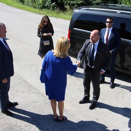 Zväčšiť fotografiu - Na hrdinov slovenského národného povstania spomínali na jankovom vŕšku - IMG_0040
