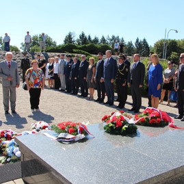 Zväčšiť fotografiu - Na hrdinov slovenského národného povstania spomínali na jankovom vŕšku - IMG_0082