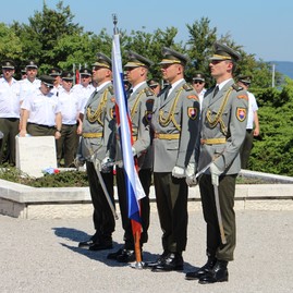 Zväčšiť fotografiu - Na hrdinov slovenského národného povstania spomínali na jankovom vŕšku - IMG_0116