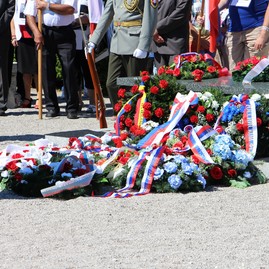 Zväčšiť fotografiu - Na hrdinov slovenského národného povstania spomínali na jankovom vŕšku - IMG_0163