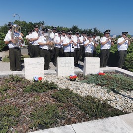 Zväčšiť fotografiu - Na hrdinov slovenského národného povstania spomínali na jankovom vŕšku - IMG_20200822_110344