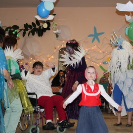 Zväčšiť fotografiu - Na karnevale v css jesienka sa zabávali pestrofarebné masky - Karneval 2019_CSS Jesienka Myjava (16)