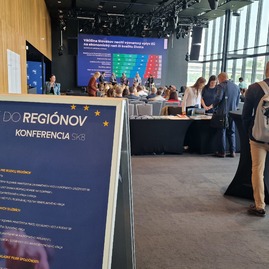 Zväčšiť fotografiu - Na konferencii odzneli praktické skúsenosti z fungovania regionálnej samosprávy - 20240521_102448