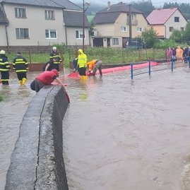 Zväčšiť fotografiu - Na odstránenie následkov povodní kraj prerozdelí 30 tisíc eur - matusik1