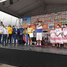 Zväčšiť fotografiu - Na považí finišovali prestížne cyklistické preteky - IMG_20210918_160416