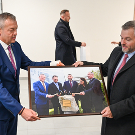 Zväčšiť fotografiu - Na trenčiansku župu zavítal prezident sr, nosnou témou bolo stredné školstvo - DSC_1186