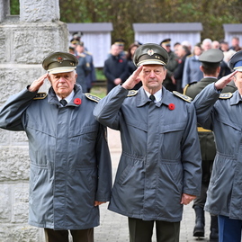Zväčšiť fotografiu - Na vojenskom cintoríne si pripomenuli koniec veľkej vojny