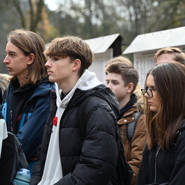 Zväčšiť fotografiu - Na vojenskom cintoríne si pripomenuli koniec veľkej vojny