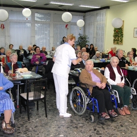 Na „štefana“ sa trenčiansky župan vybral do práce za tými, čo nesviatkujú s rodinami. návštevy plánuje aj na 31.12.2015 a 6.1.2016. - CSS_CHMELINEC_PUCHOV_26122015 (4)