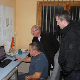 Na „štefana“ sa trenčiansky župan vybral do práce za tými, čo nesviatkujú s rodinami. návštevy plánuje aj na 31.12.2015 a 6.1.2016. - SC_POVAZSKA_BYSTRICA_26122015 (5)