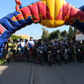 Najstarší vytrvalostný maratón horských bicyklov na slovensku absolvovala viac ako päťstovka cyklistov aj trenčiansky župan - IMG_2858